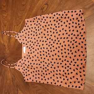 Heart pattern tank top woth scallop neckline